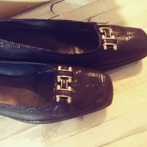 Black Amalfi Rangoni flats